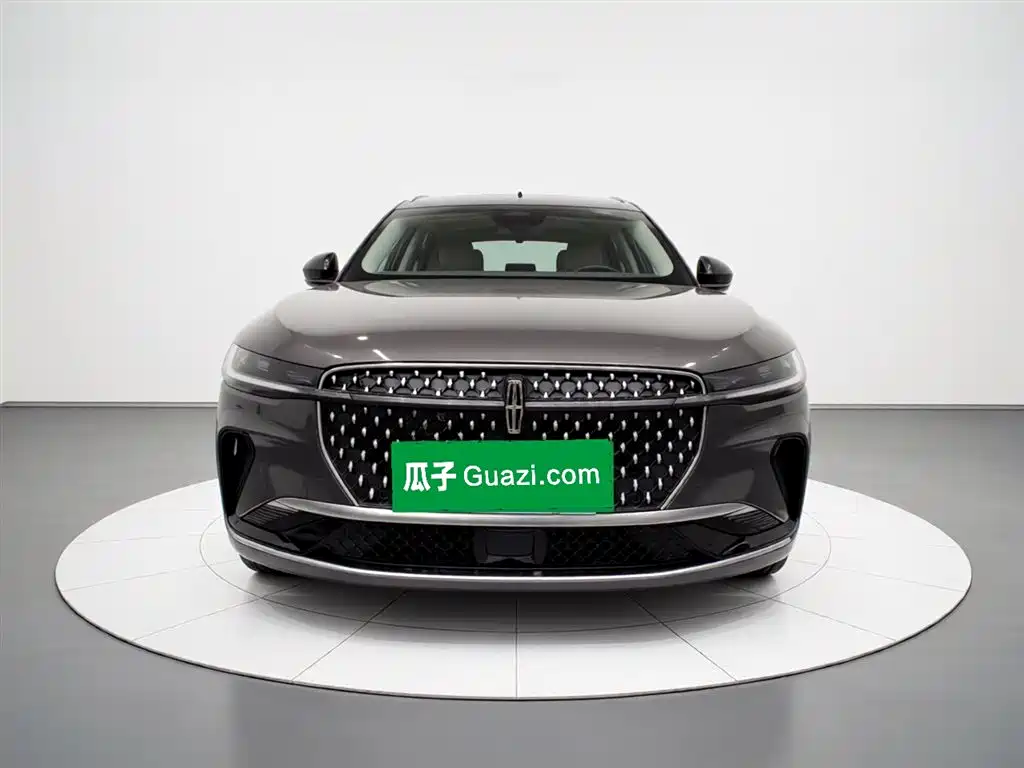 Nautilus 2.0 T 4 WD Premium