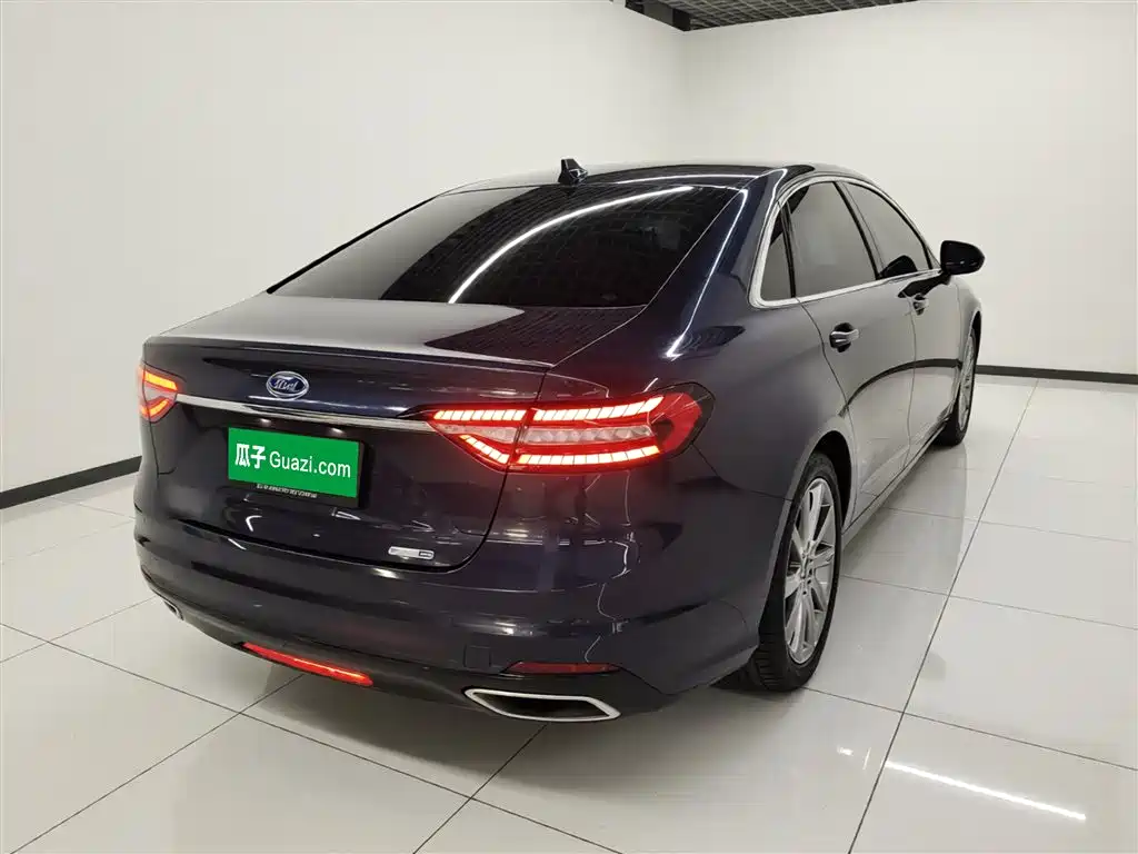 Taurus EcoBoost 245 Premium