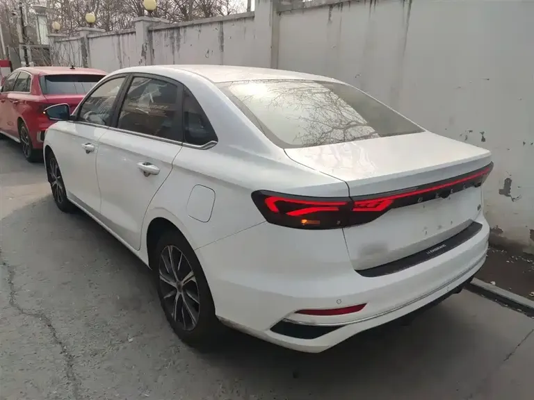 Geely Emgrand 4 th Gen 1.5 L CVT Distinguished
