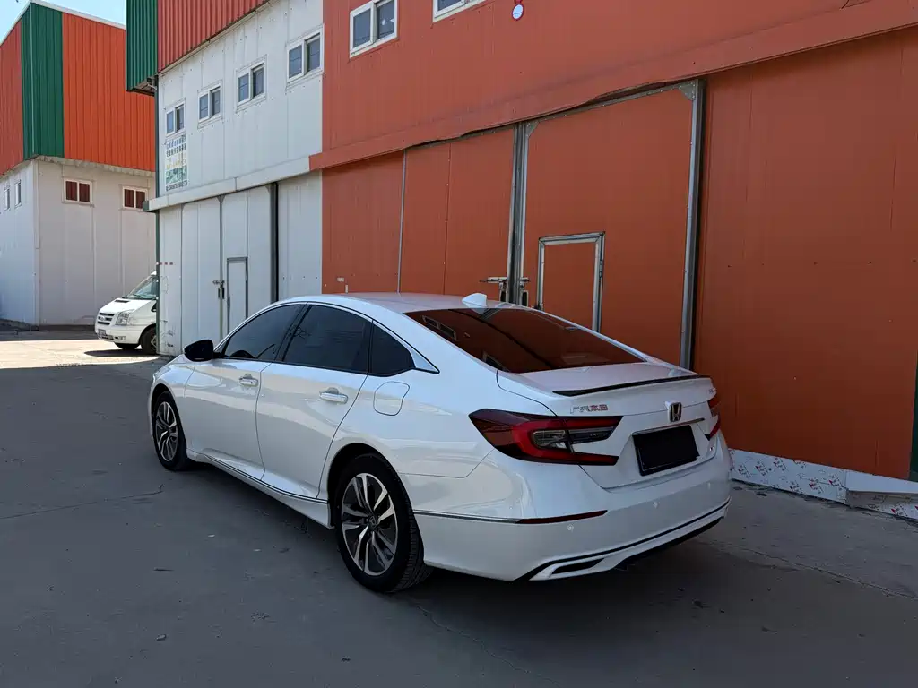 Accord Sharp· Hybrid 2.0 L Sharp Leading