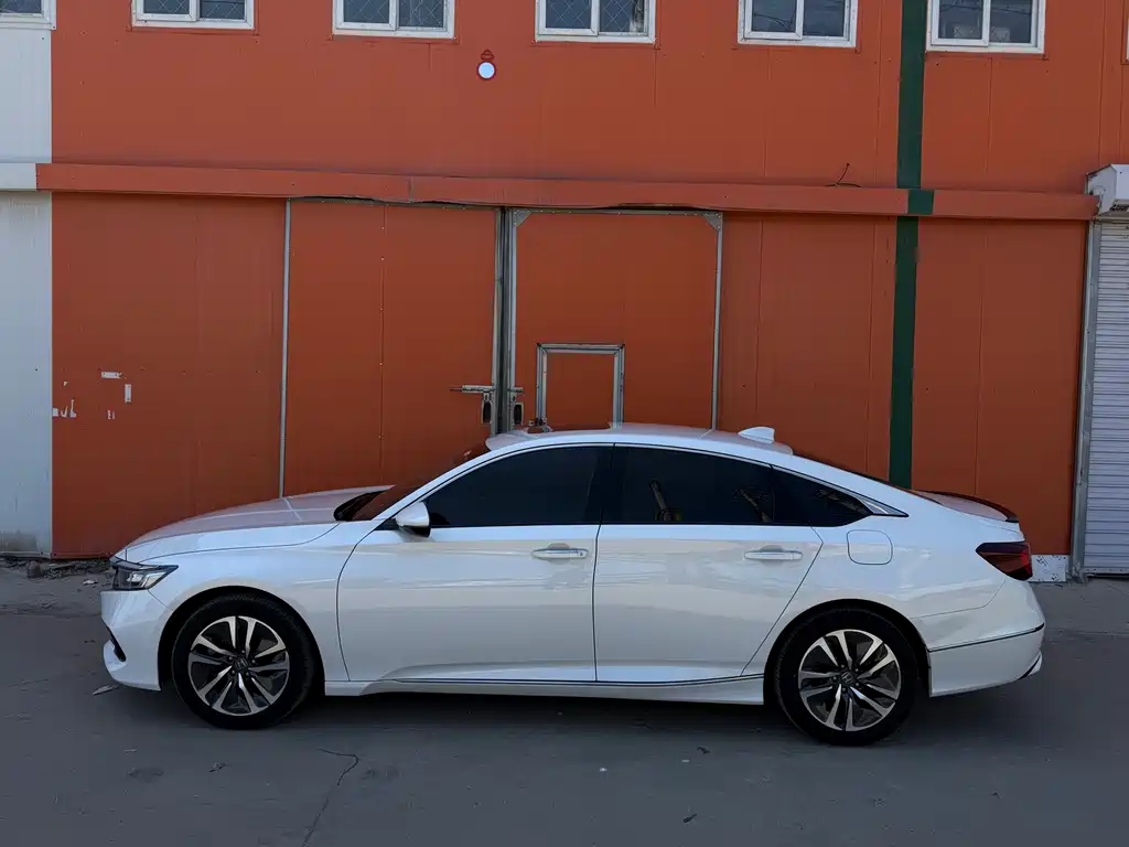 Accord Sharp· Hybrid 2.0 L Sharp Leading