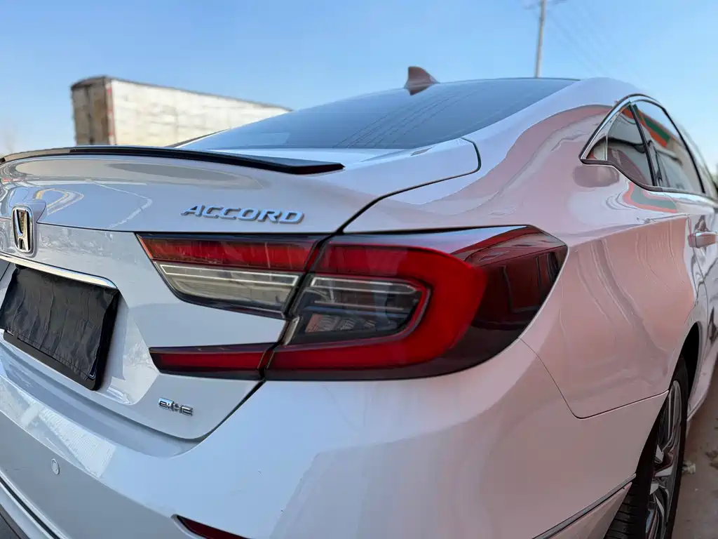 Accord Sharp· Hybrid 2.0 L Sharp Leading