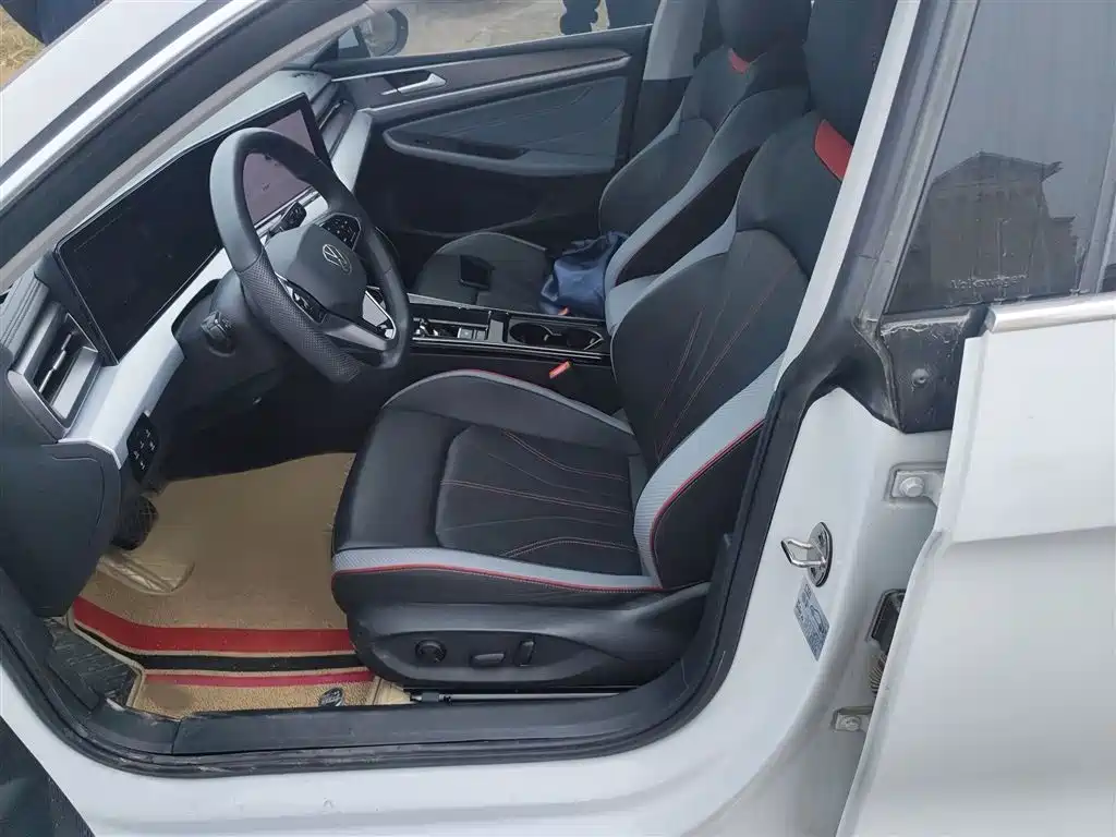 Lamando Lamando L 280 TSI DSG Spicy Cool