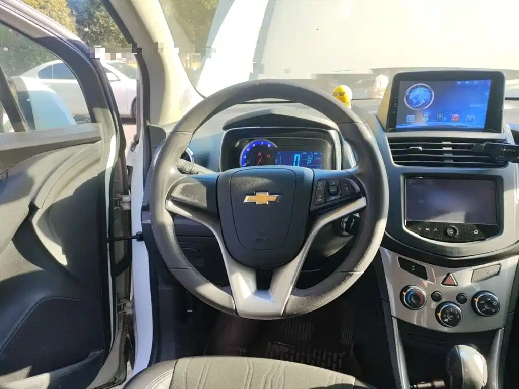 Tracker 1.4 T Auto 2 WD Luxury