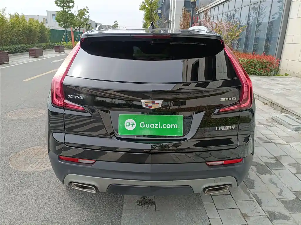 Cadillac XT4 28 T 2 WD Leading