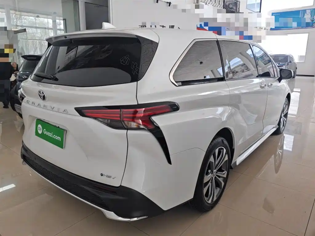 Granvia 2.5 L Hybrid Comfort