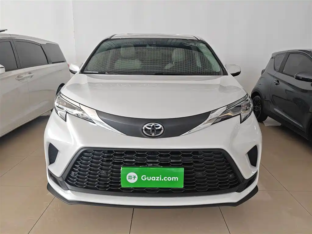 Granvia 2.5 L Hybrid Comfort