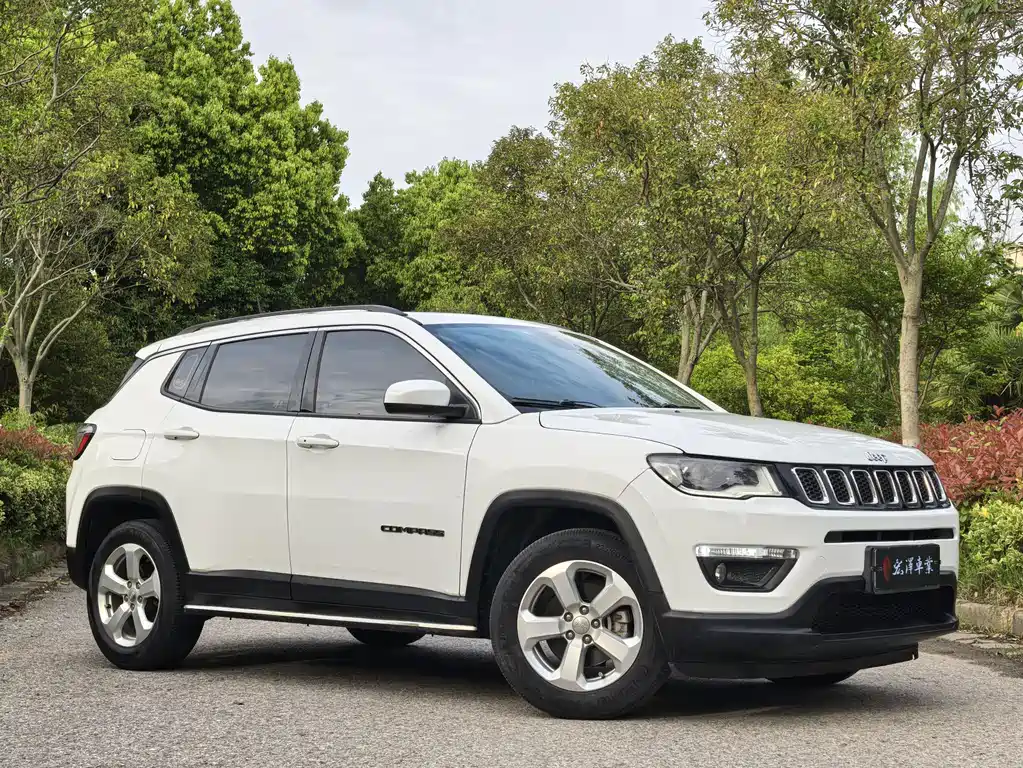 Compass 200 T Auto Home Enjoyment