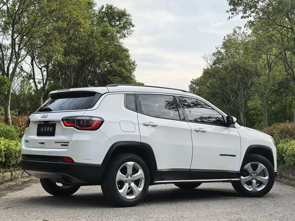 Compass 200 T Auto Home Enjoyment