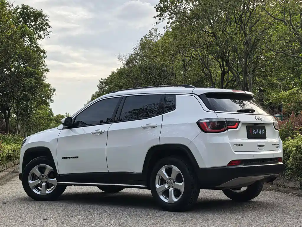 Compass 200 T Auto Home Enjoyment