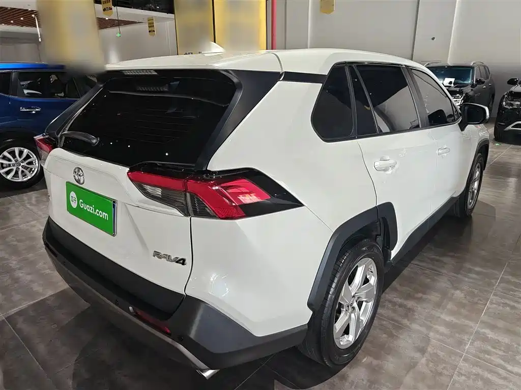 RAV4 2.0 L CVT 2 WD Style