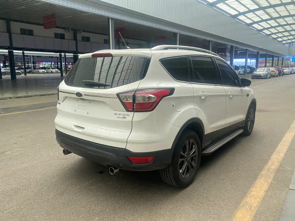Kuga EcoBoost 180 2 WD Platinum Wing CN-V
