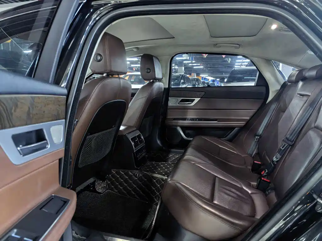 Jaguar XFL XFL 2.0 T 240 PS Luxury