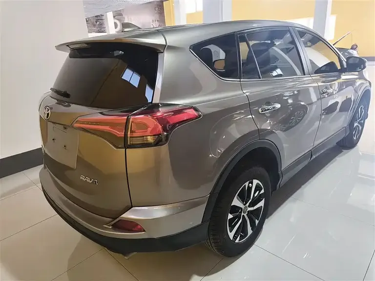 Toyota RAV4 2.0 L CVT 2 WD Style CN-V