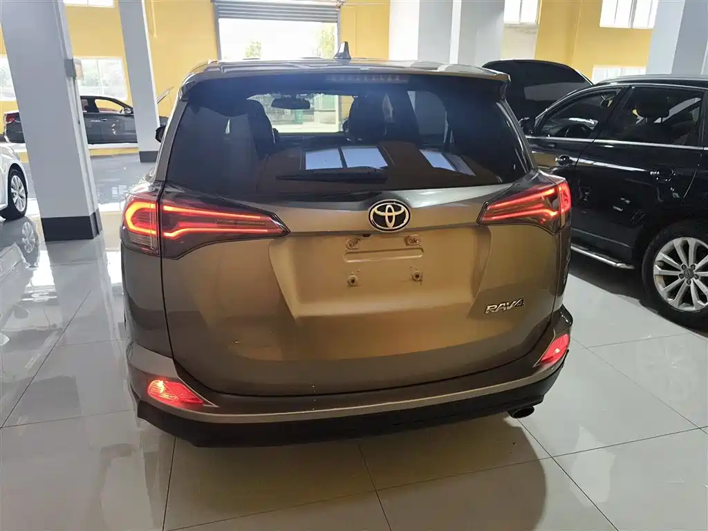 RAV4 2.0 L CVT 2 WD Style CN-V
