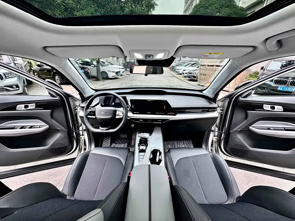 Changan Oshan Z6 Blue Whale 1.5 T DCT Smart Enjoyment