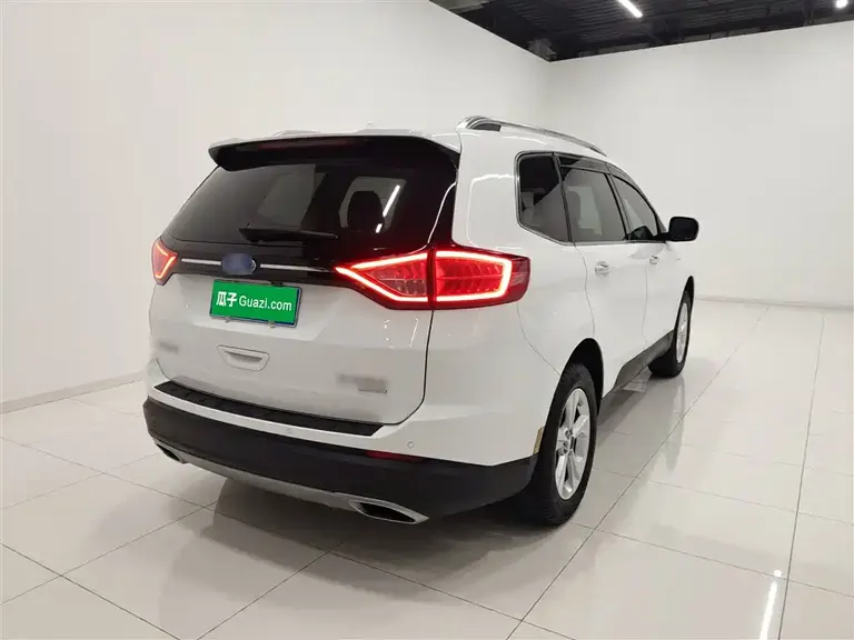Ford Edge EcoBoost 245 2 WD Elite Sharp 5-seat CN-V