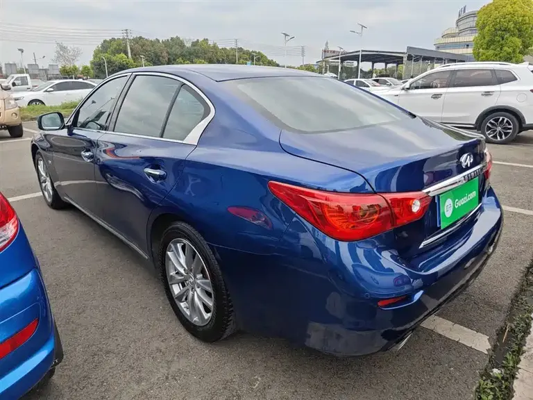 Infiniti Q50 L 2.0 T Comfort