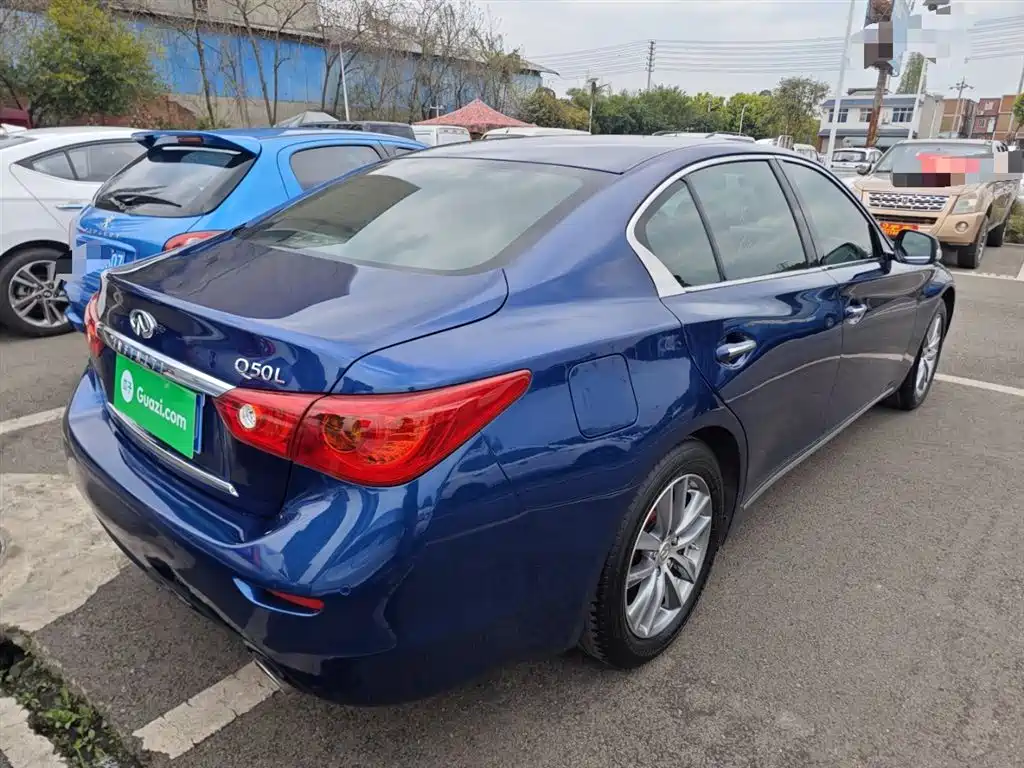 Infiniti Q50 L 2.0 T Comfort