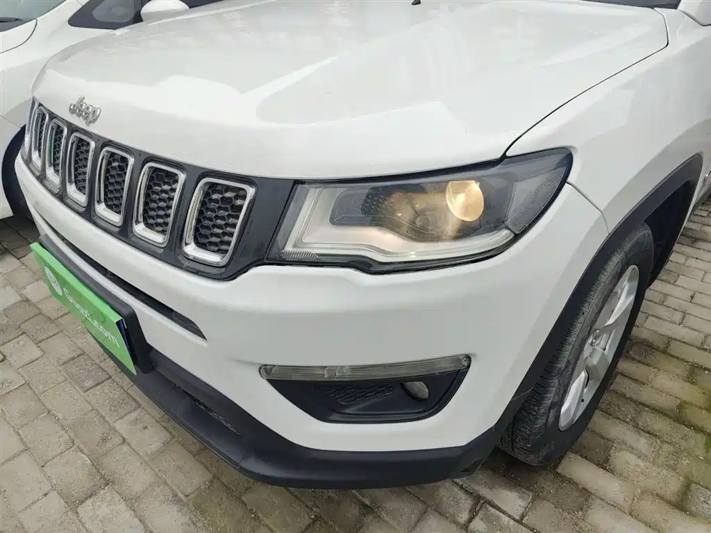 Compass 200 T Auto Home Enjoyment