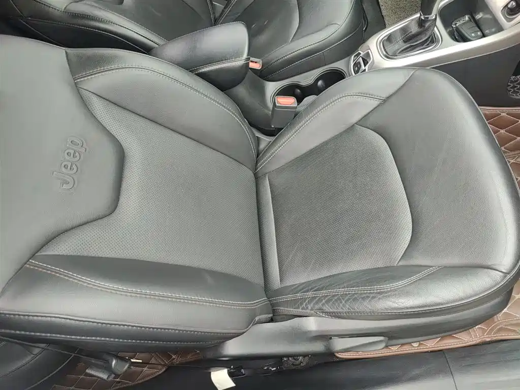 Compass 200 T Auto Home Enjoyment