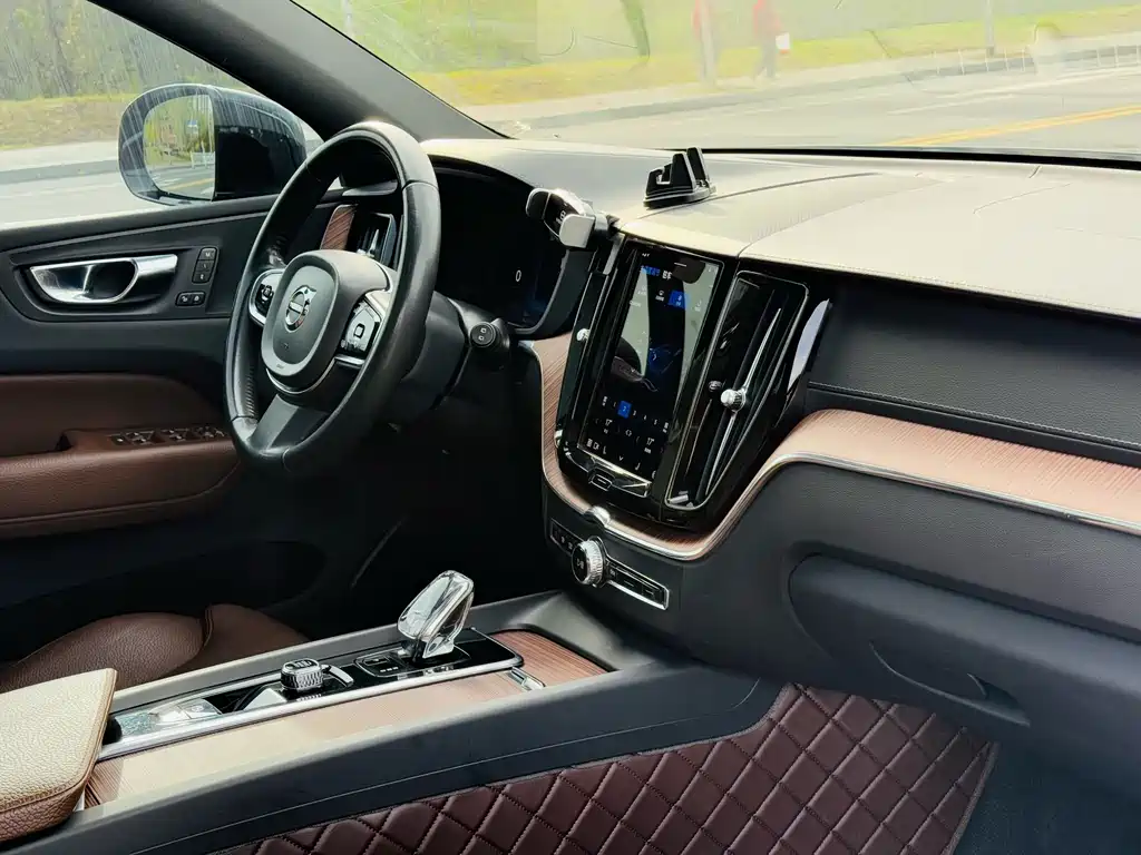 Volvo XC60 B5 4 WD Smart Vision Luxury