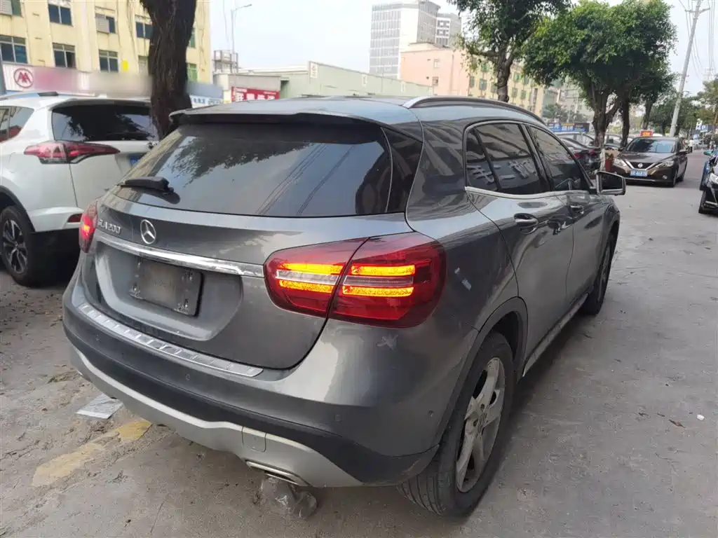 Mercedes-Benz GLA GLA 200 Dynamic