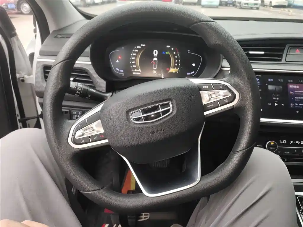 Emgrand GL UP 1.4 T CVT Leading Style