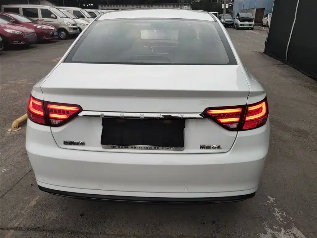 Emgrand GL UP 1.4 T CVT Leading Style