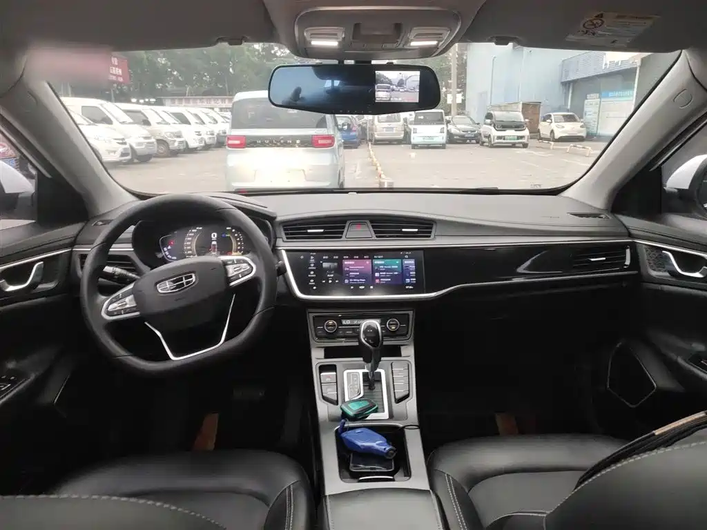 Emgrand GL UP 1.4 T CVT Leading Style