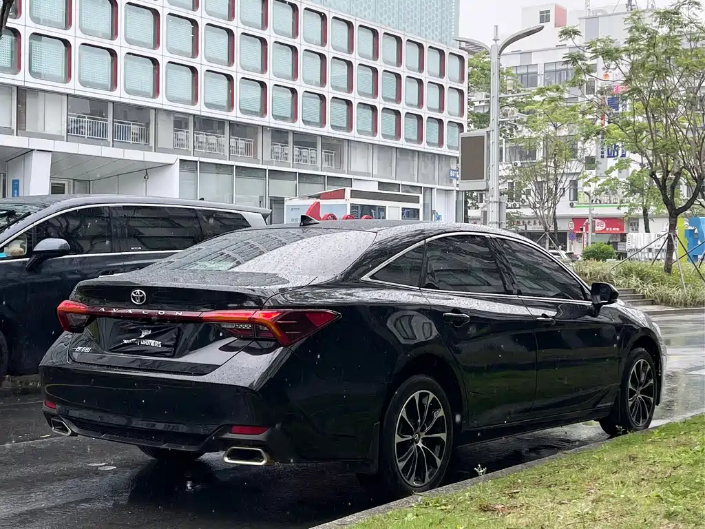 Avalon 2.0 L Luxury
