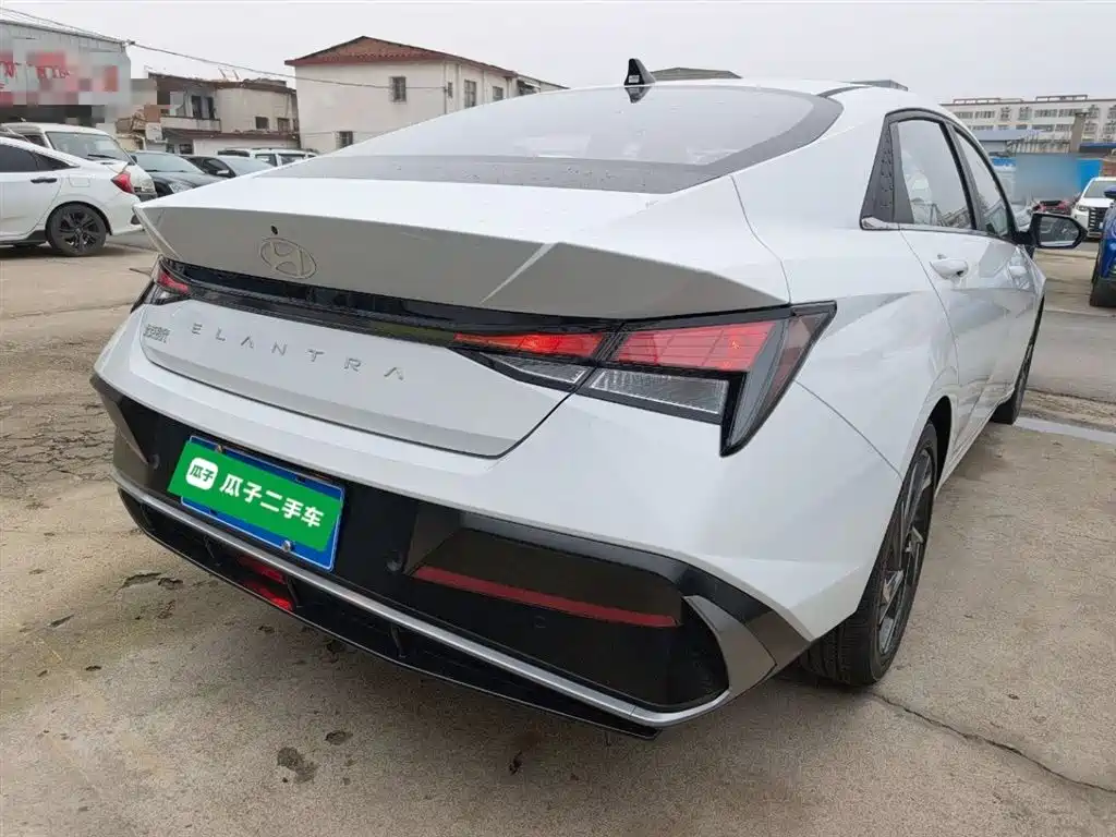 Elantra 1.5 L CVT GLX Elite