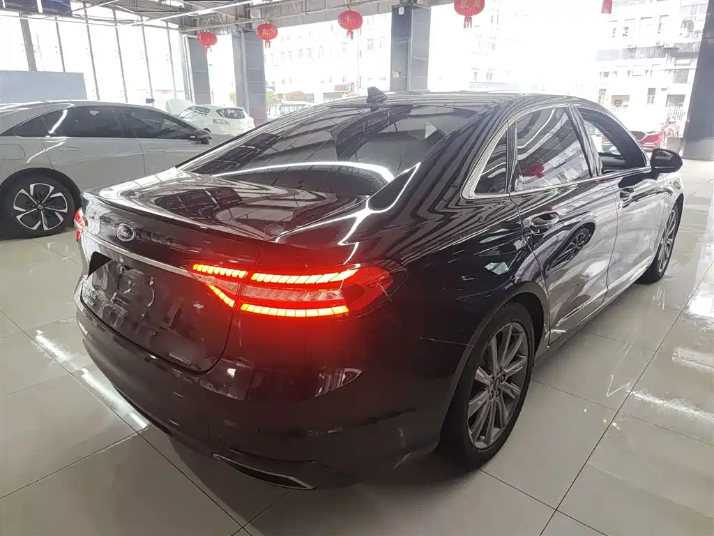 Taurus EcoBoost 245 Premium
