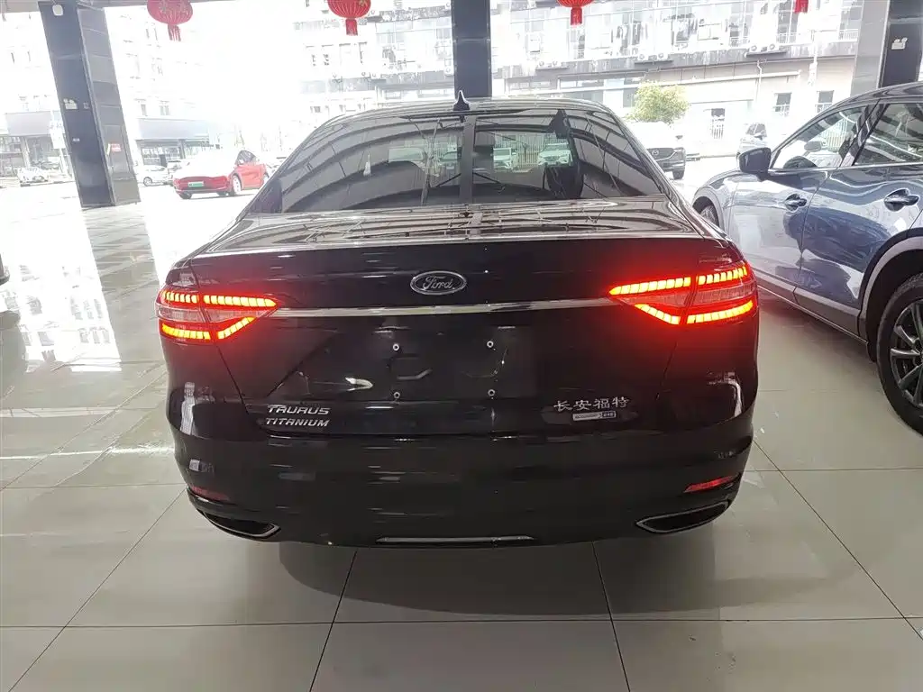Taurus EcoBoost 245 Premium