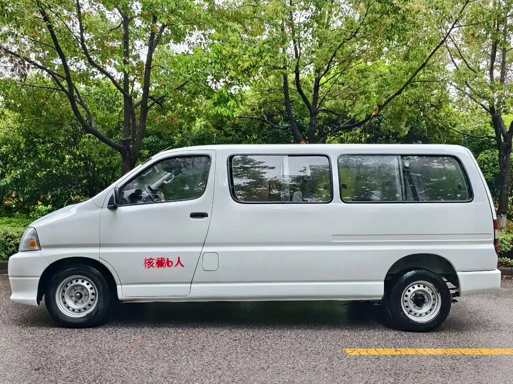 Grace 2.0 L Classic Standard LWB 9-seat