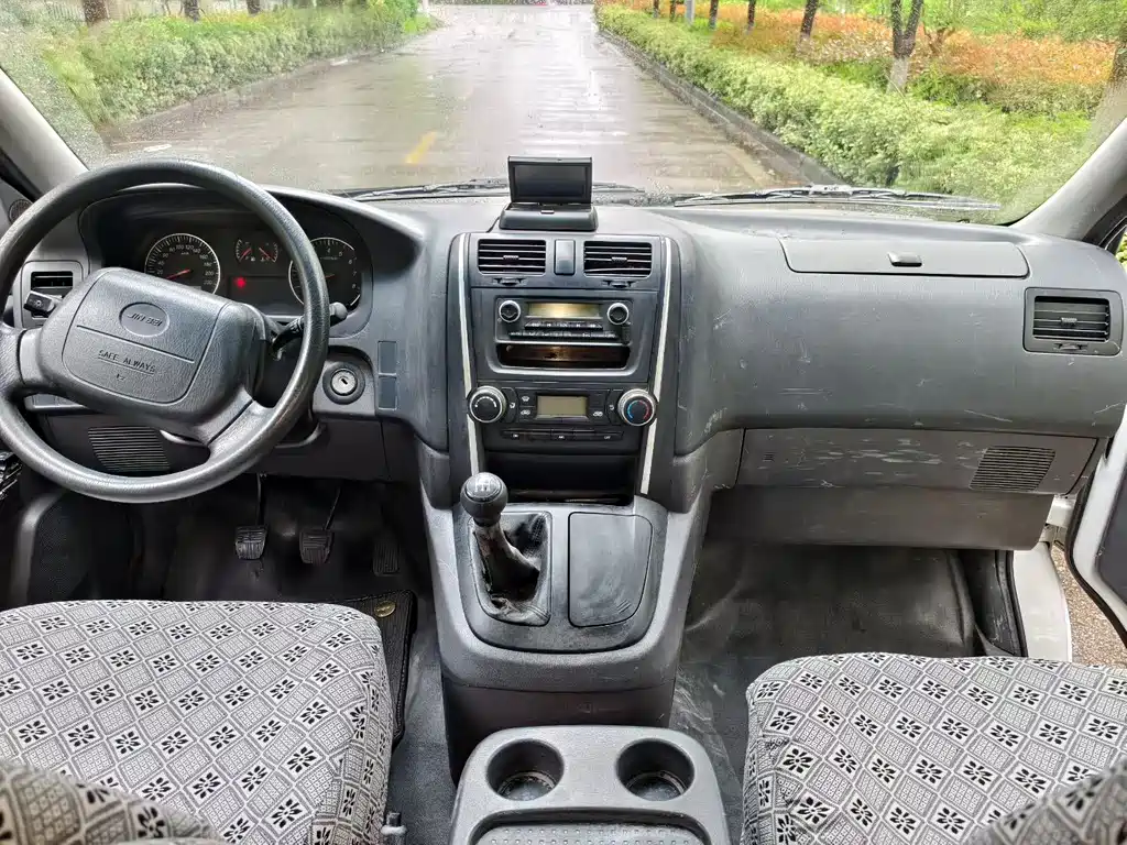 Grace 2.0 L Classic Standard LWB 9-seat