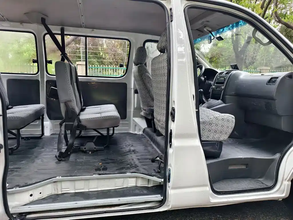 Grace 2.0 L Classic Standard LWB 9-seat
