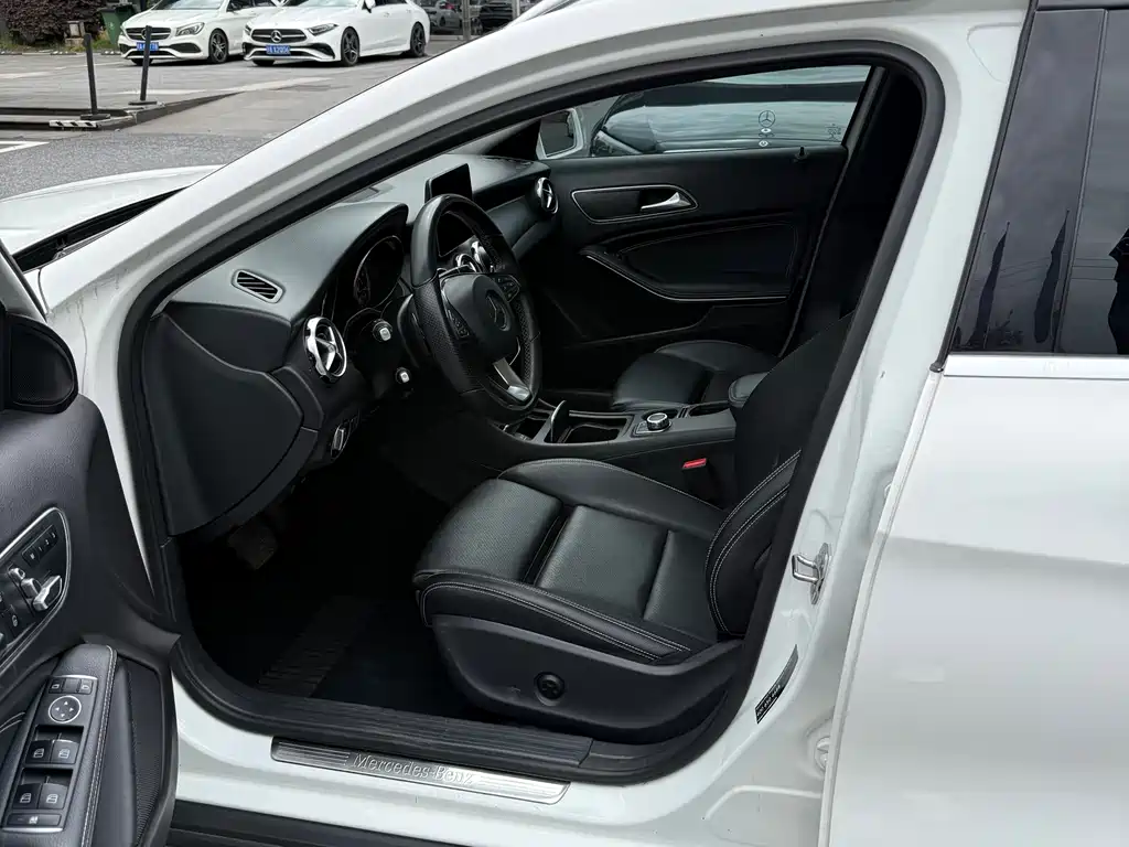 Mercedes-Benz GLA GLA 200 Dynamic