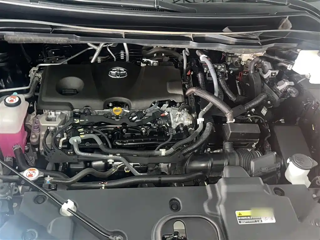 Granvia 2.5 L Hybrid Distinguished PLUS