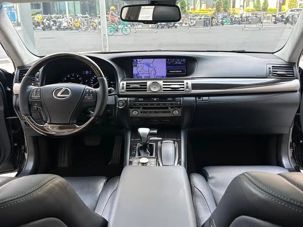 Lexus LS 460 L Luxury