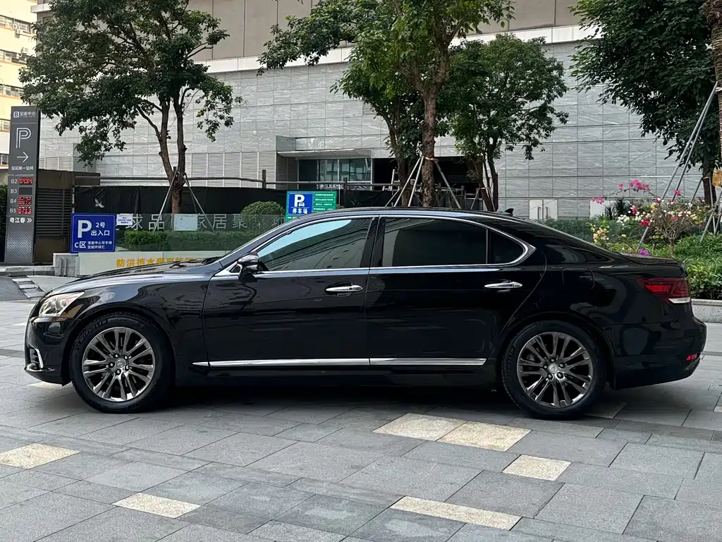 Lexus LS 460 L Luxury