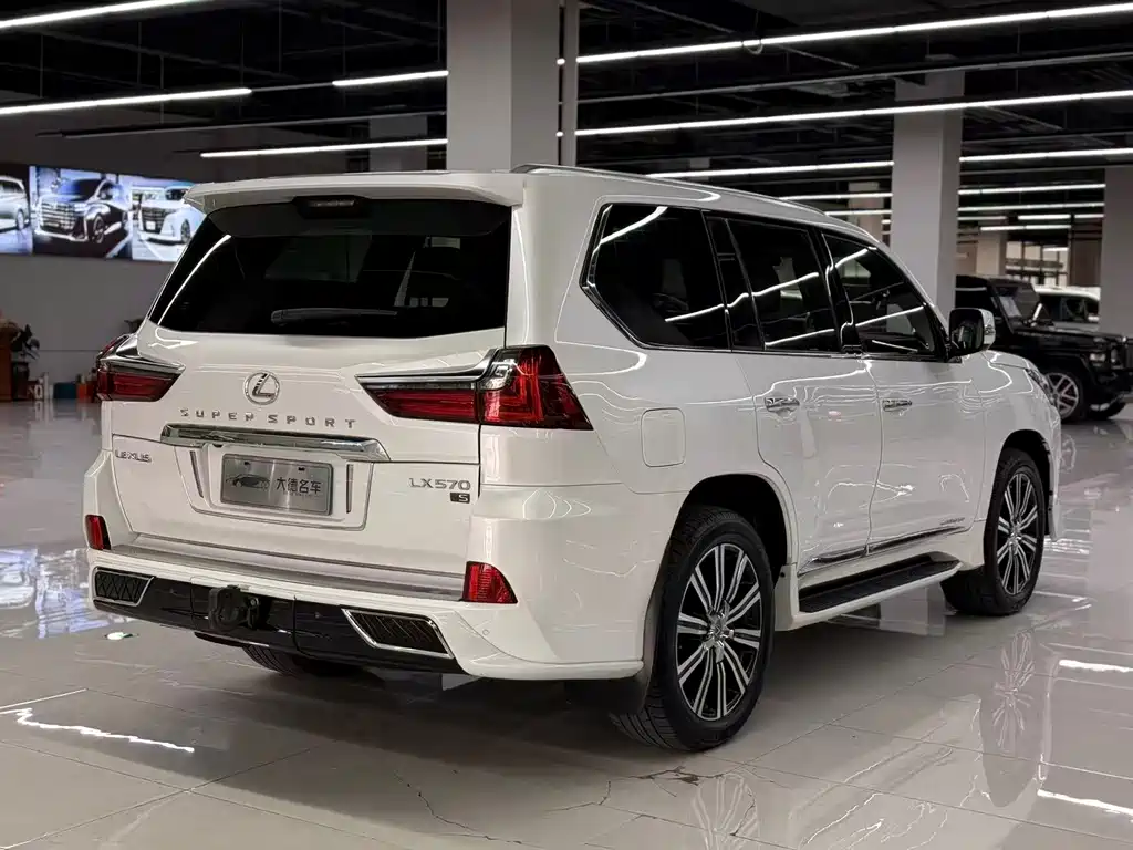 Lexus LX 570 Peak Special Edition