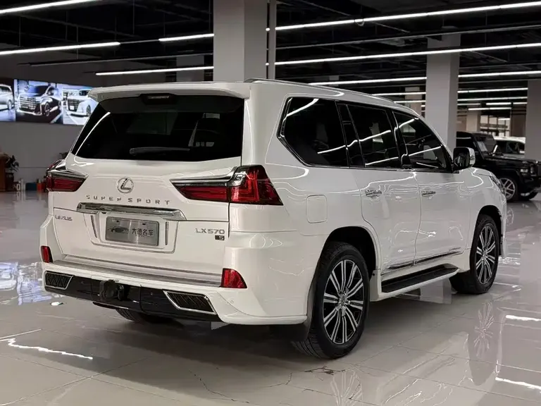 Lexus LX 570 Peak Special Edition