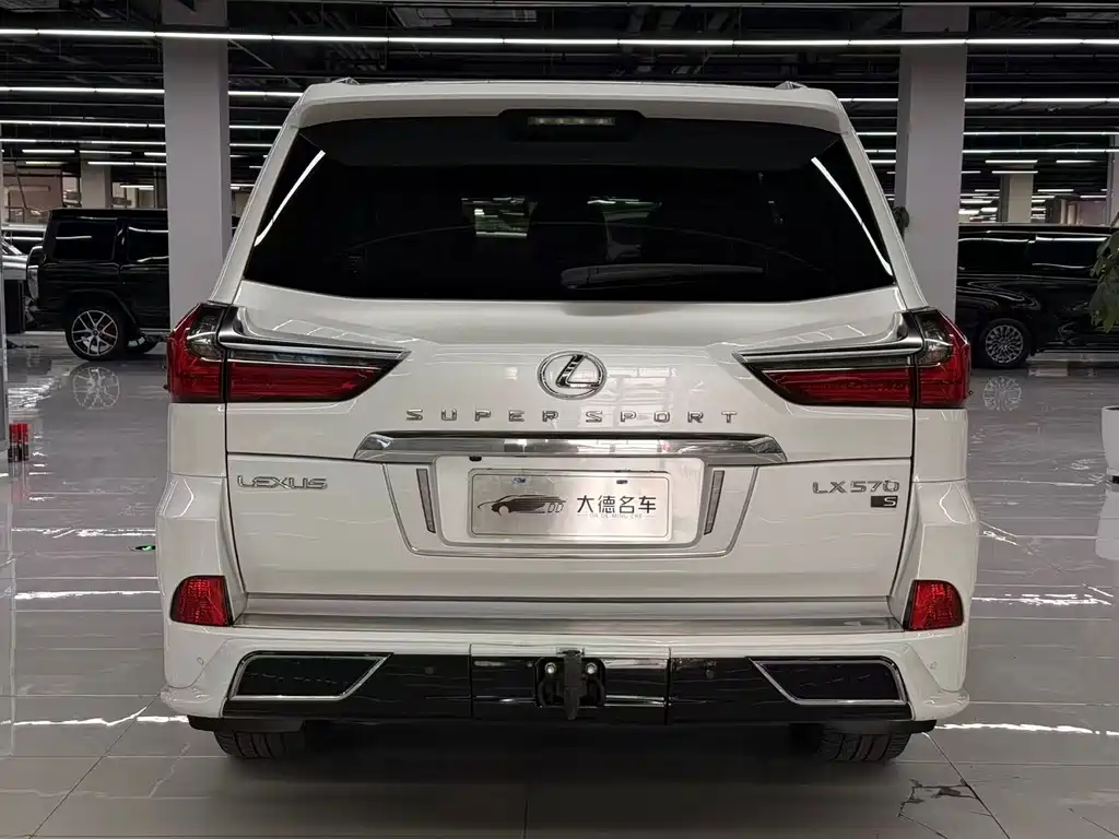 Lexus LX 570 Peak Special Edition