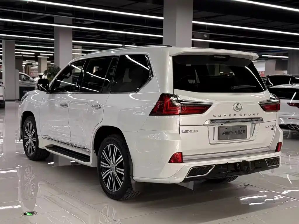 Lexus LX 570 Peak Special Edition