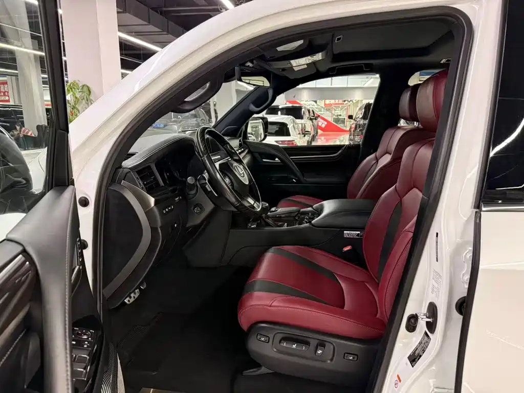 Lexus LX 570 Peak Special Edition