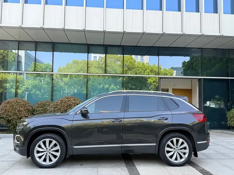Volkswagen Tayron 330 TSI 2 WD Distinguished CN-V