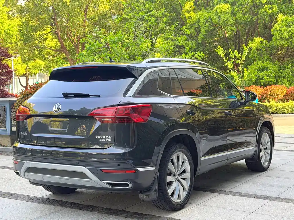 Tayron 330 TSI 2 WD Distinguished CN-V