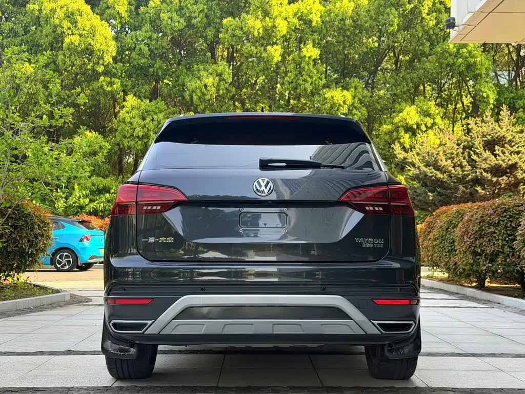 Tayron 330 TSI 2 WD Distinguished CN-V