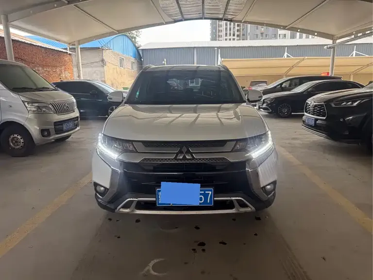 Mitsubishi Outlander 欧蓝德 2019款 2.4 L 四驱致享版 5座 国V